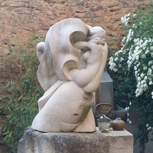 création de sculpture en pierre calcaire